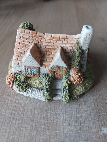 Cottage ornament - cottage,
