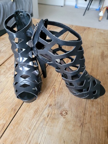Vera wang heels size black - vera,