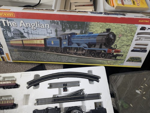 Hornby gauge electric train - 00,