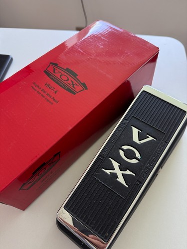 Vox v847 wah guitar - vox,