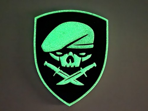 Luminous medal honour green - honour,