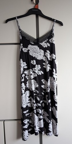 Peacocks black white - black/white, floral
