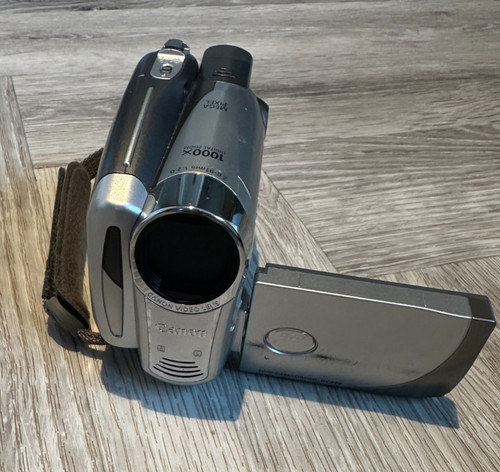 Canon dc230 dvd camcorder - canon,