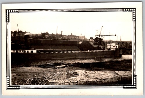 Vtg snapshot industrial - b&w,