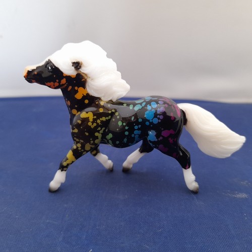 Breyer model horse stablemate - horse,