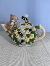Vintage Bear and Bee Decorative Collectable Teapot