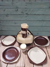 Twinco Vintage Plastic Picnic Set Plates Cups 2 Tone Brown And Cream For 4