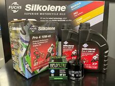 TRIUMPH ROCKET 3 OIL AND