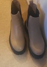 Ankle boots size 4 never worn