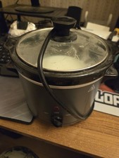 Slow Cooker Used For Melting Wax With Lid