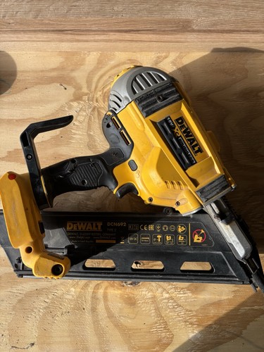 Dewalt dcn692 18v brushless - 18v,