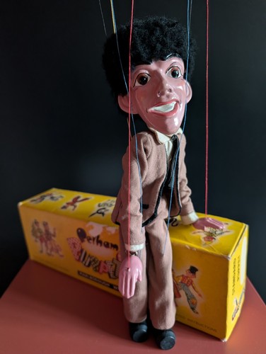 Pelham puppets pop singer - puppets,