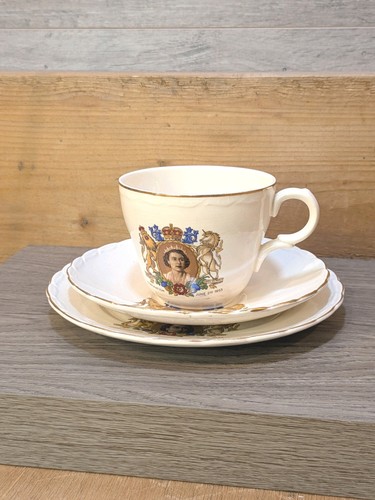 Vintage 1953 queen elizabeth - 1953,