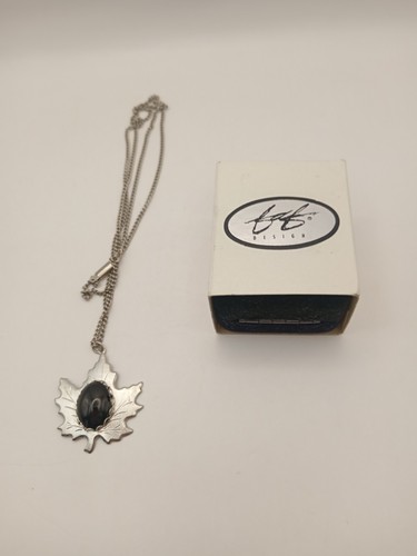 Vintage canada maple leaf pin - maple,