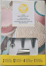 Wilton Cake Decorating Set