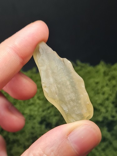 Libyan desert glass rough - glass,