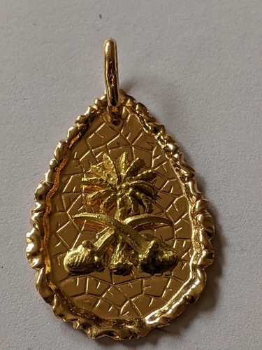 18ct yellow gold - saudi, crest