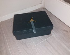 Empty Nike Air Jordan 1 Mid