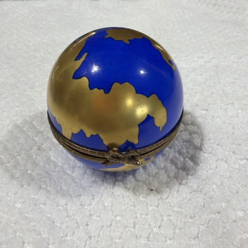 Rare vintage globe trinket box - rare,