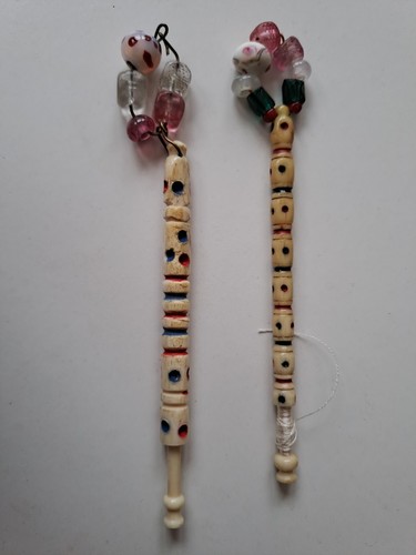 Antique bone lace bobbins - x,