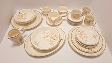 PEACH WEDGEWOOD DINNER TABLE SET.