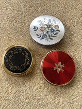 Vintage Ladies Makeup Compact X 3. Stratton X 2 . 1 X Unknown. Red - Black -