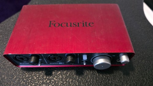 Focusrite scarlett 2i2 1st - 2i2,