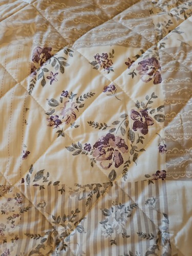 Lightly quilted bedspread - quilted,