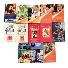 Mills And Boon Books Bundle x 14 Romance Paperbacks Mixed 15 Stories