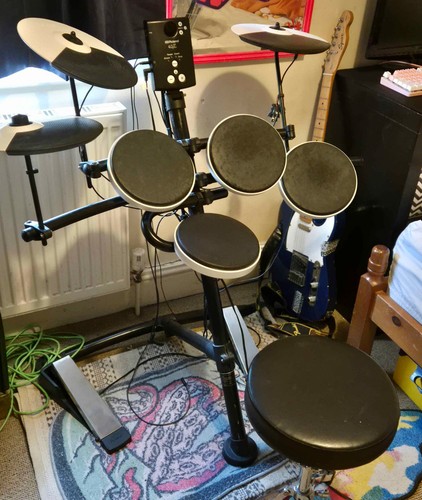 Roland drum kit used - roland, (used