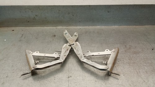 Lr018696 bonnet hinge - hinge, /
