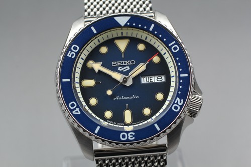 Near mint seiko 5 sports - ,