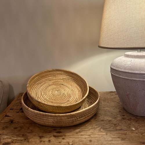 Round natural woven water - round,