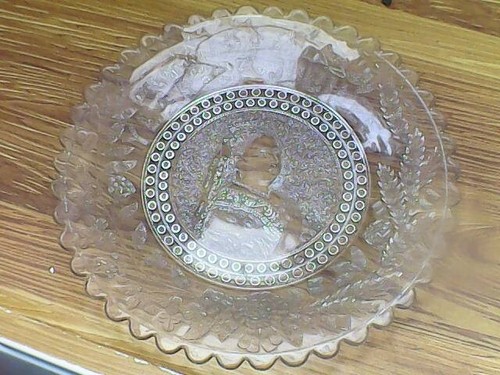Queen victoria press glass - queen,