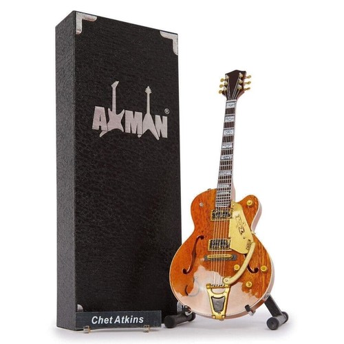 Chet atkins guitar miniature - chet,