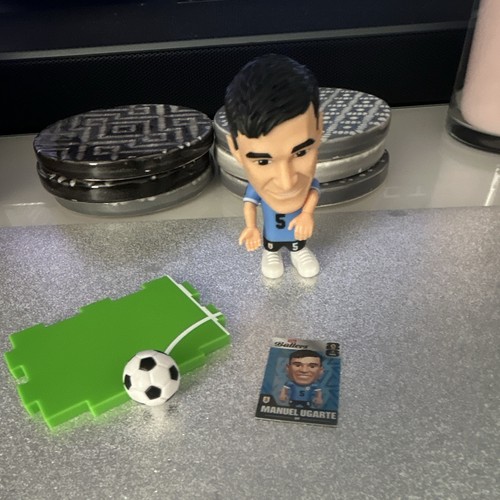 Ballerz football figure - football, with