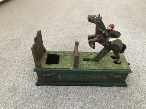 Cast iron money box with - cast,