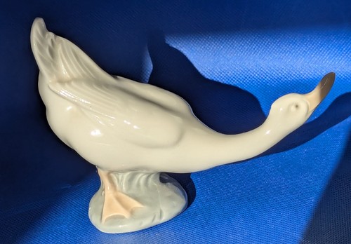 Llandro nao goose figurines - goose,