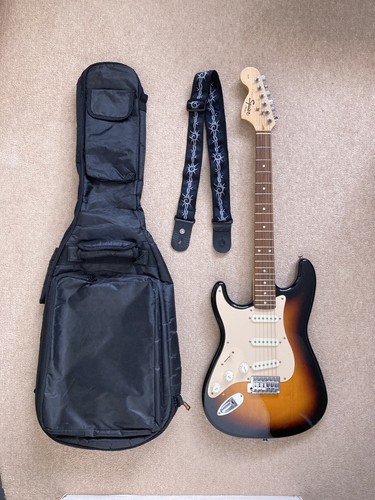 Squier fender stratocaster - squier, by