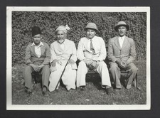 (S8) RARE ARCHIVE PRESS PHOTO 1940S INDIA ARP IN KOHAT 4 DOCTORS FIRST AID WW2