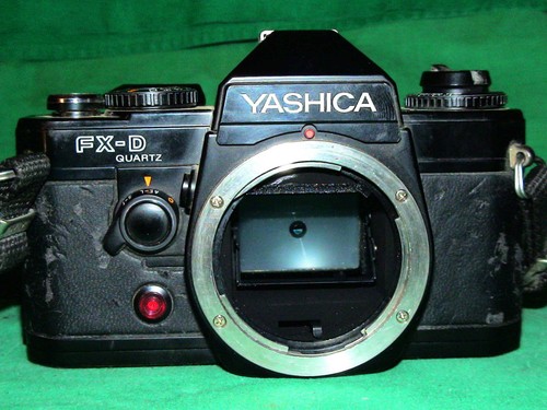 Yashica quartz 35mm - fx-d,