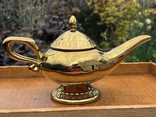 Disney aladdin genie lamp gold - aladdin,