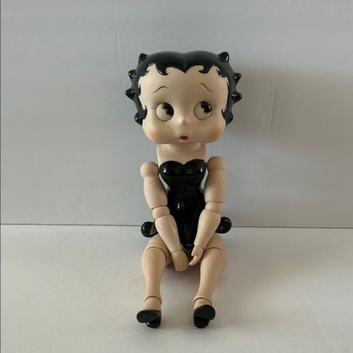 1982 vintage porcelain betty - vintage,