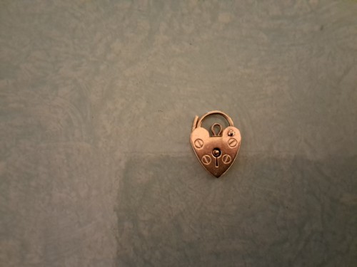 9ct heart shaped padlock charm