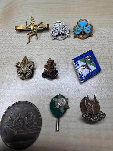 Vintage pin badge brownie - 9,