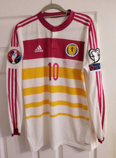 SCOTLAND MATCHWORN /ISSUE AWAY SHIRT 2015 ("STEVEN NAISMITH") 