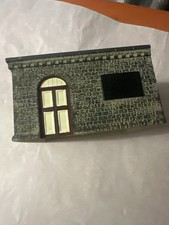 Hornby 00 Guage Small Building