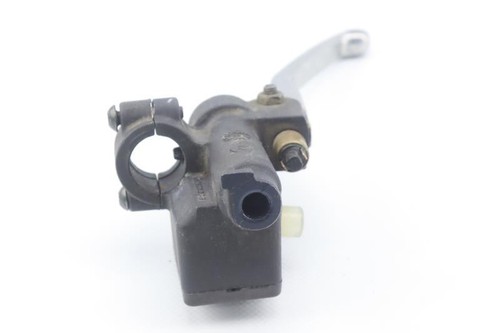 Master cylinder front - cylinder,