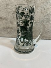 Vintage Medieval-Style Glass Tankard Mug – Green Knight & Deer Scene – 17cm Tall