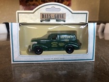 LLEDO DAYS GONE CLASSIC 1939 CHEVROLET PANEL VAN 'LIPTONS TEA' REF 30002